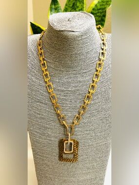 Seta Jewelry Gold Link Chain Necklace with Rectangular cz Pendant